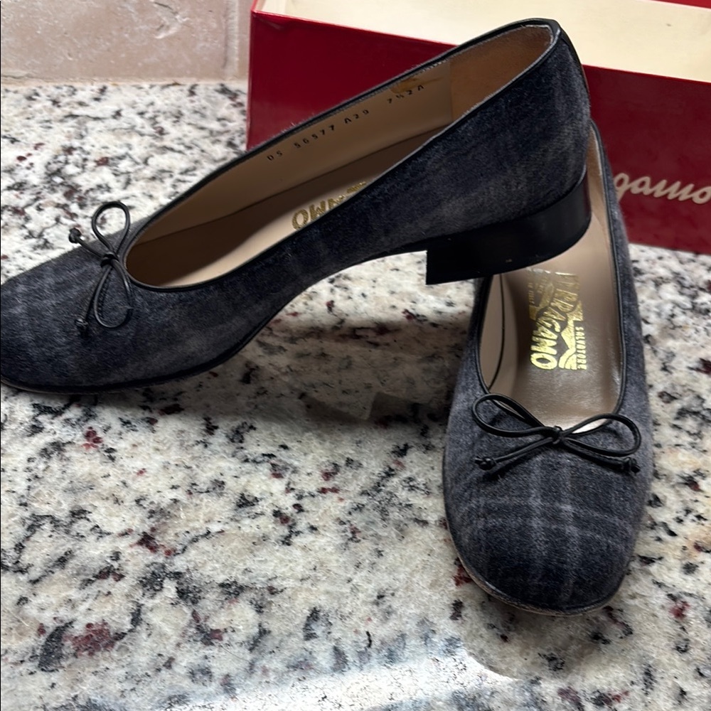 Vintage Salvatore Ferragamo Women's Gray Plaid Shoes - Picture 4 of 9
